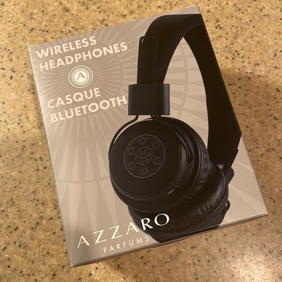 Brand New Azzaro Black Over Ear Wireless Headphones - Picture 4 of 7